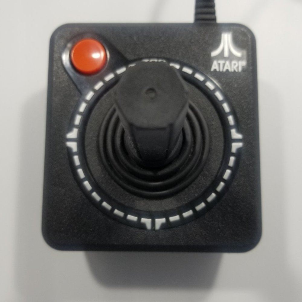Atari Plug and Play Console - Picture 5 of 8